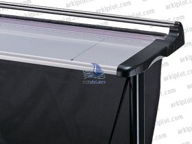 Cortadora de rodillo ArkiTrim 3022 - Detalle mesa y bolsa recogedesperdicios